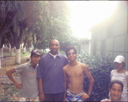 moi omar et notre directeur